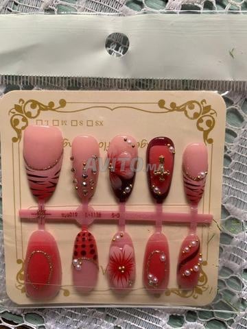Faux ongles à coller