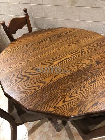 Table en bois et 4 chaises - 2