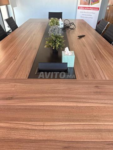 À VENDRE – GRANDE TABLE DE RÉUNION