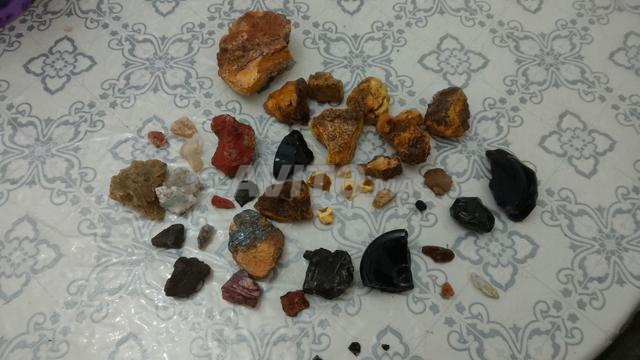 Jaspe jaune naturel et agate rouge brute