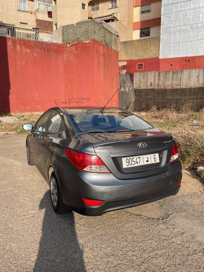 je met en vente ma voiture Hyundai accent
