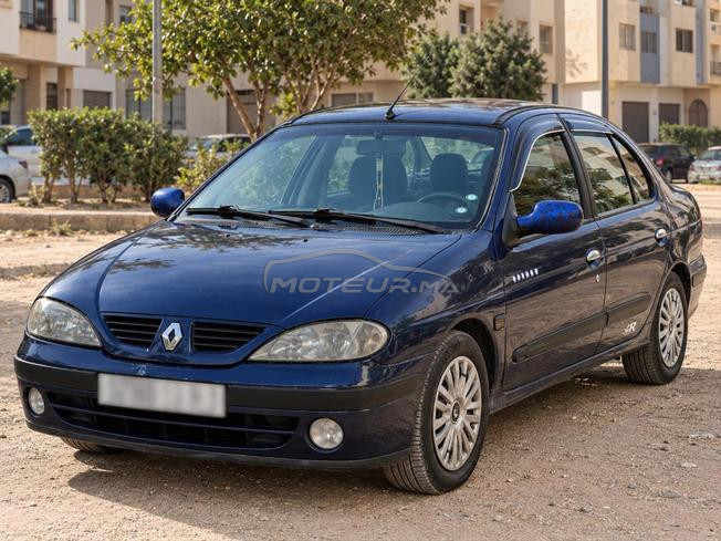 Raunault megan classic 2001 9 chevaux