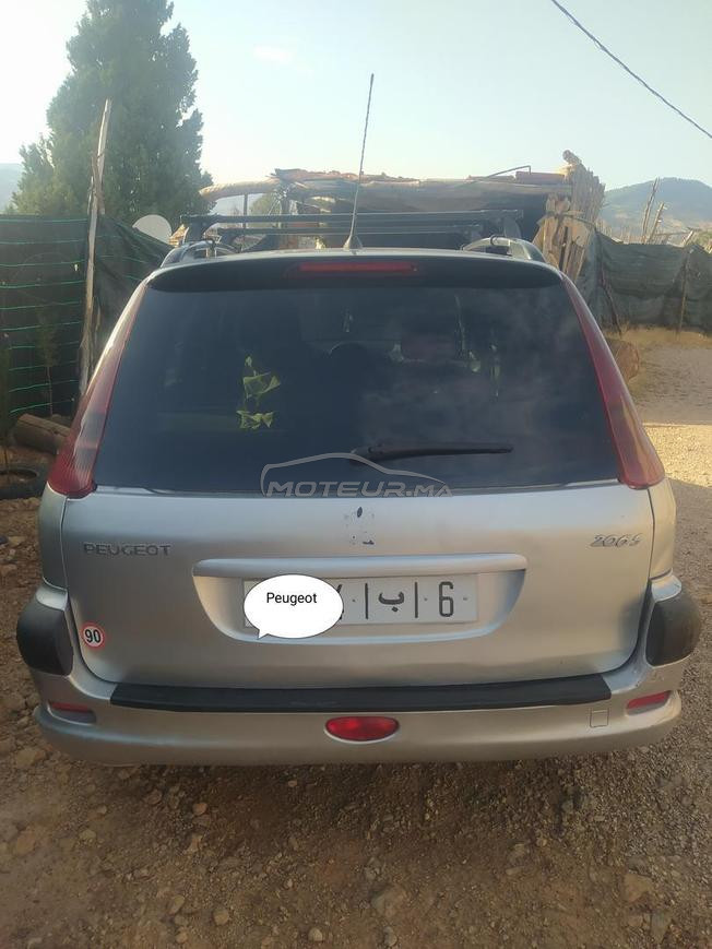 سيارة بيجو 