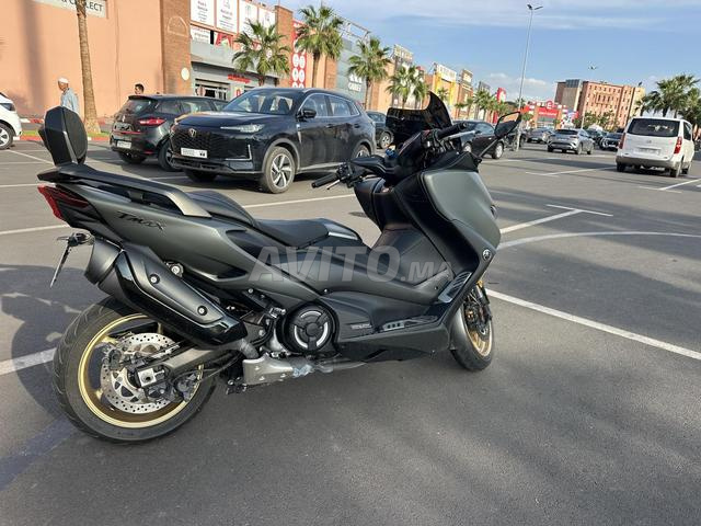 Tmax 560 Tech Max - 2