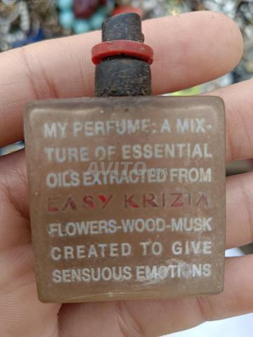 Parfum rare et original Easy Krizia 15ml, senteur luxueuse