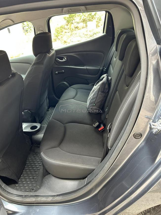 Renault clio quatre en très bon état 