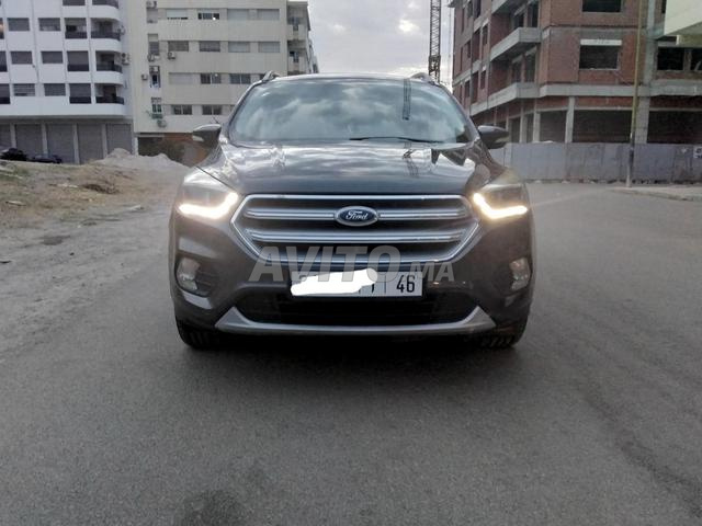 FORD KUGA AUTOMATIQUE 4X4 EXCELLENT ÉTAT 2017 - 2