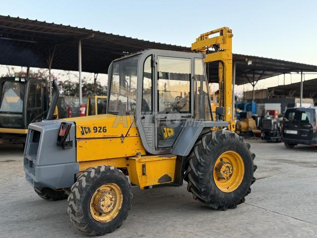 CHARIOT ÉLÉVATEUR TOUT TERRAIN JCB 926 - 2
