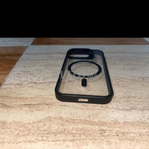 Pochette iPhone 15 Pro - 2