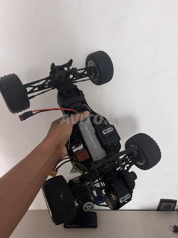 Voiture RC de course 1/10 - 2