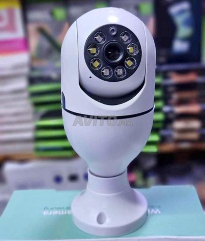 Caméra de surveillance panoramique en forme d'ampoule - 2
