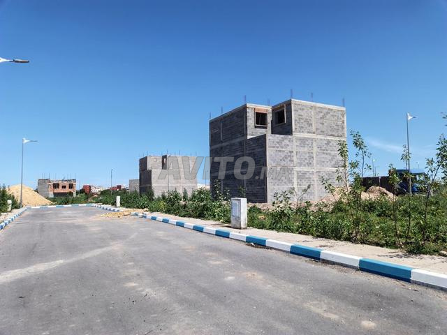 بقعة سكنية مسجلة ومحفظة للبيع بتجزئة البساتين - 2