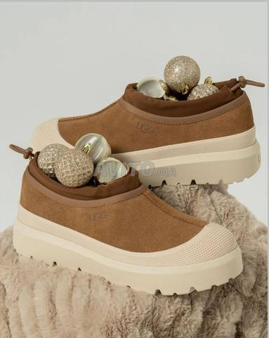 أحذية UGG نسائية متوفرة UGG6210
