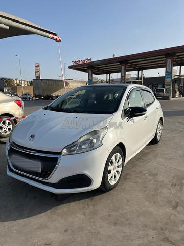 Voiture 208