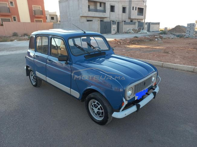 RENAULT 4 سيارة اقتصادية