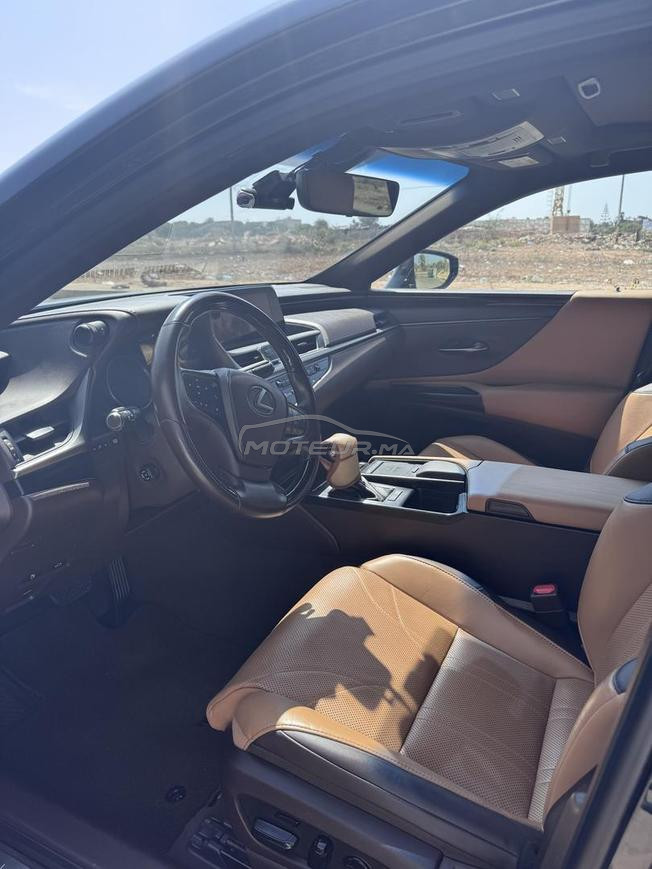 Lexus ES300 h Luxury 218 CV BVA en excellent état