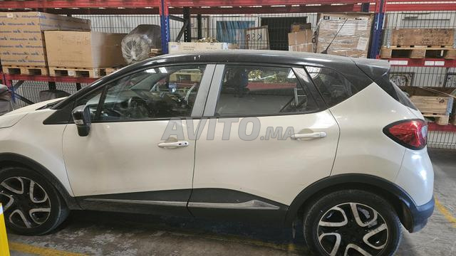 Renault Captur Diesel Manuelle 2015 à Casablanca - 2