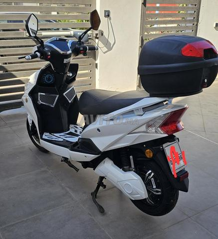 Moto TAKADO presque neuve 400 km au compteur - 2