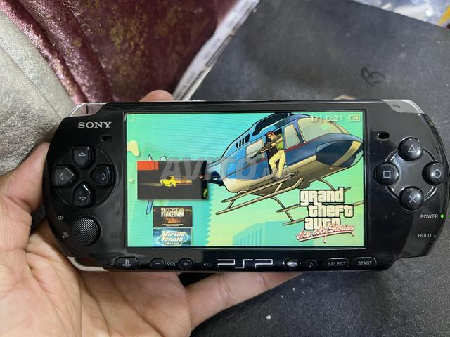 PSP سليم 3000، مع بطاقة ذاكرة 8 جيجا مليئة بالألعاب - 2