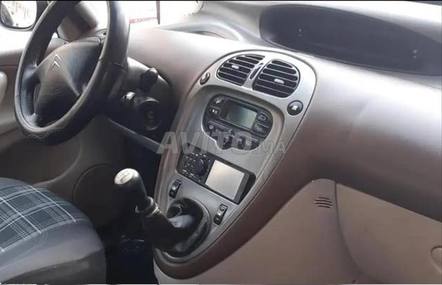 Citroën Xsara Picasso voiture familiale - 2