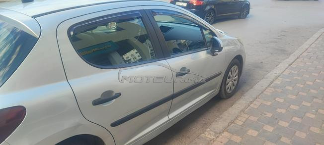 Peugeot 207 ba9i n9ya l