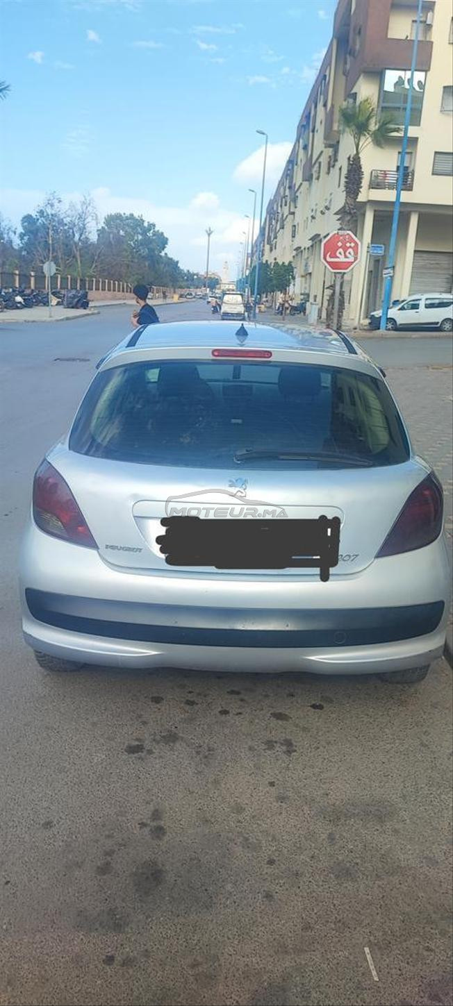 Peugeot 207 ba9i n9ya l