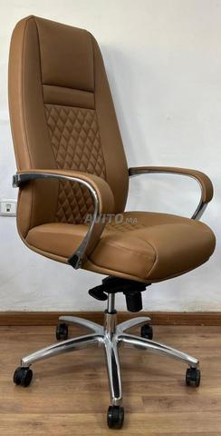 Chaise visiteur en similicuir, piètement luge chromé - 2