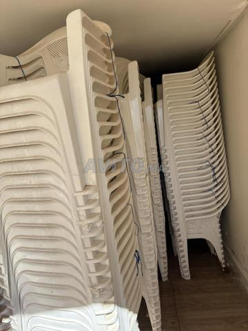 Chaises en plastique - 2