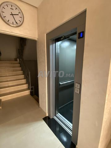 À LOUER – BUREAUX PROFESSIONNELS AU CENTRE-VILLE - 2