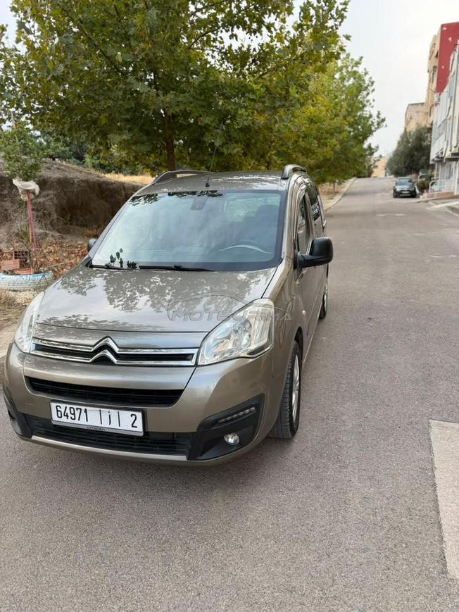 slt je metes en ma voiture 