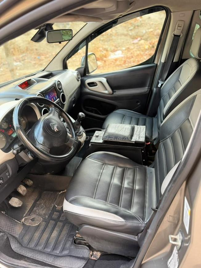 slt je metes en ma voiture 