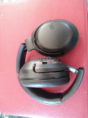 سماعات JBL Tour One M2 بلوتوث