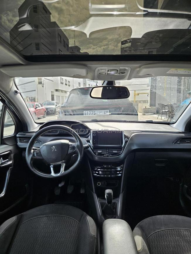 Peugeot 208 2016