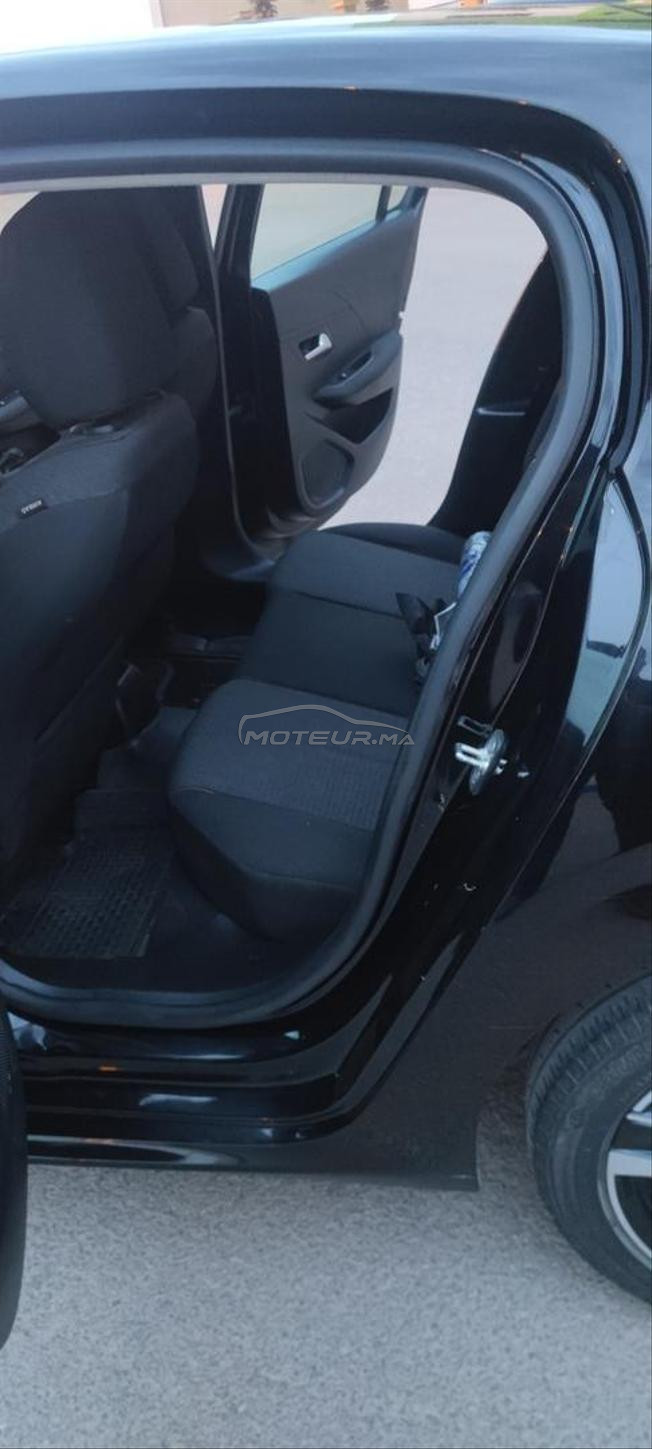 Peugeot 208 version Style manuelle très bon état 