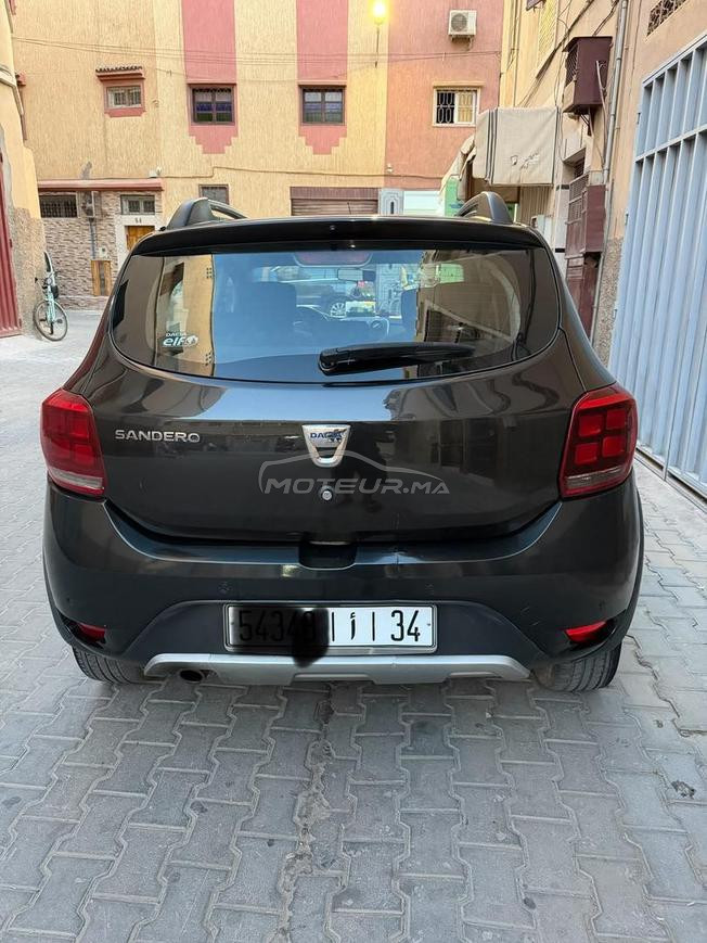 سيارة سانديرو ستيبواي