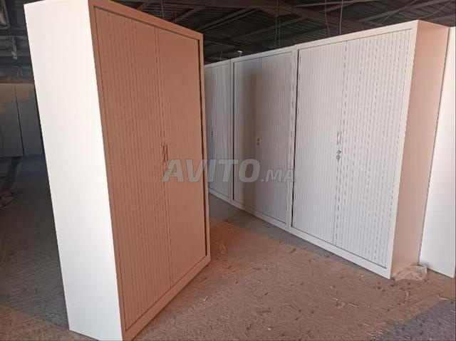 Armoire métallique porte rideaux