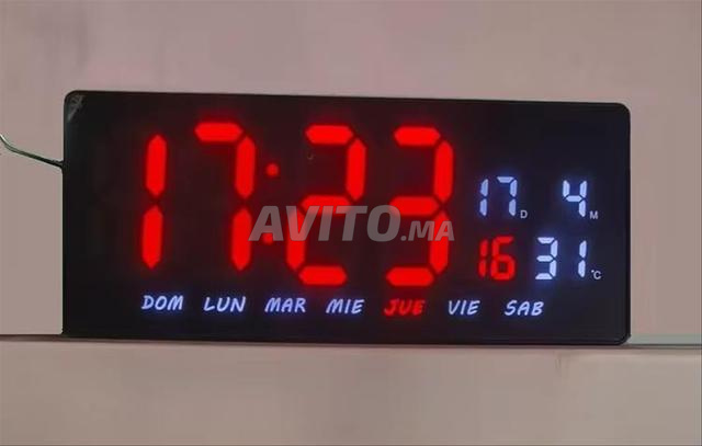 ساعة حائط LED رقمية جديدة