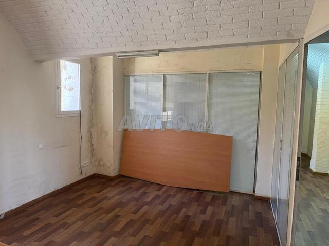 Bureau à vendre en centre-ville près de l'hôtel Impérial - 2