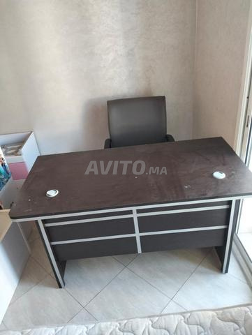 A VENDRE UN BUREAU AVEC UNE CHAISE - 2