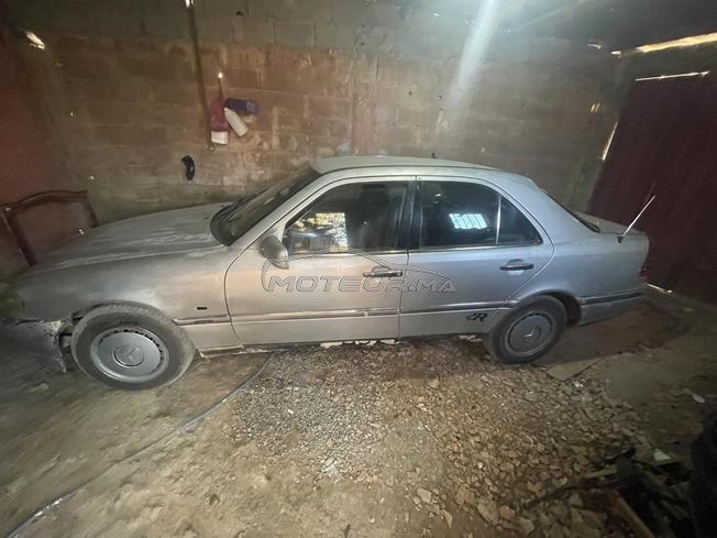 ميرسيدس 220