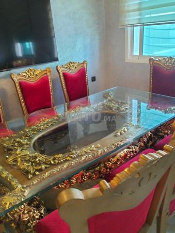 A VENDRE UNE TABLE A MANGER DE LUXE - 2