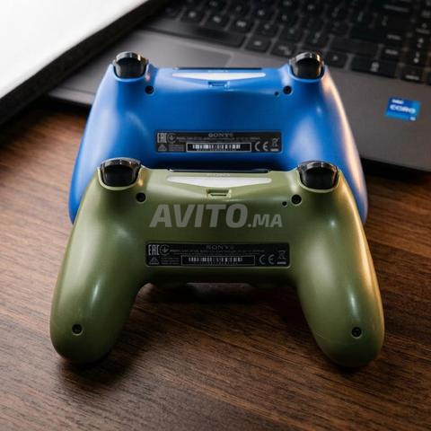 Manettes de PS4 - 2