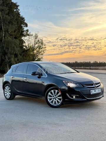 Opel Astra modèle 2015 voiture bien
