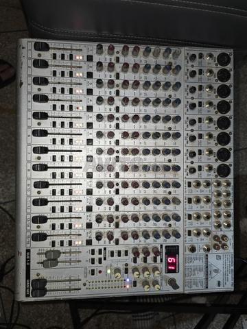 Table de mixage Behringer UB2222FX Pro - 2