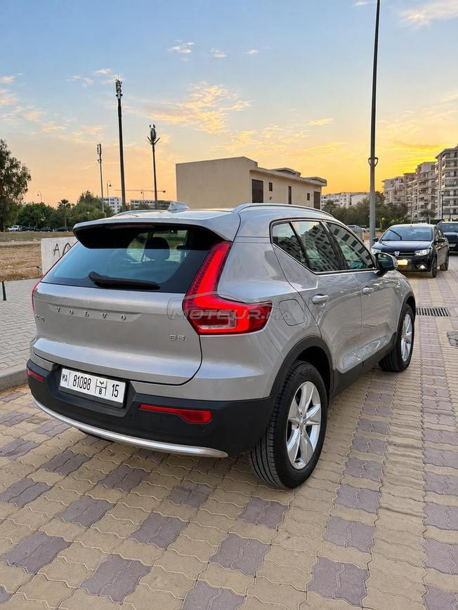 Volvo XC40 B3 2025 micro hybride 1 ère main 
