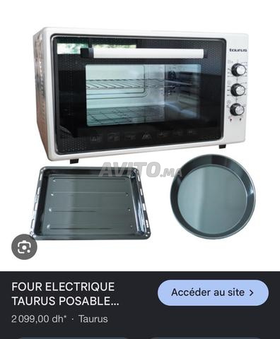Four en très bon état - 2