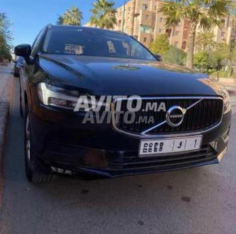فولفو XC60 بحالة جيدة جداً.