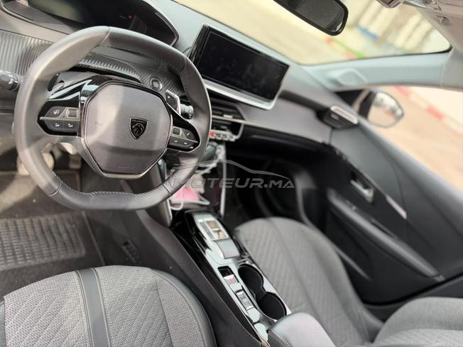 Peugeot 208 Essence Automatique 2025 à Tanger