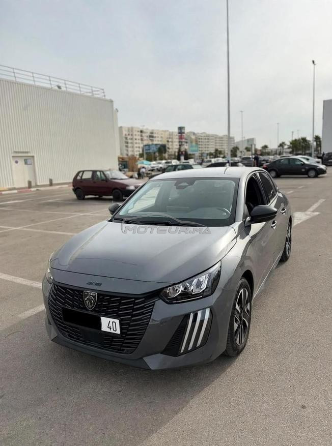 Peugeot 208 Essence Automatique 2025 à Tanger
