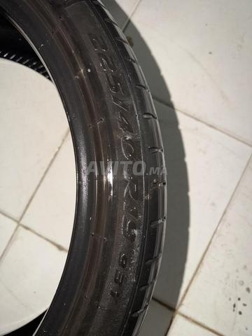 Pneu Pirelli en très bon état 225/40/r19